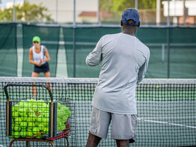 Jak trenować tenis